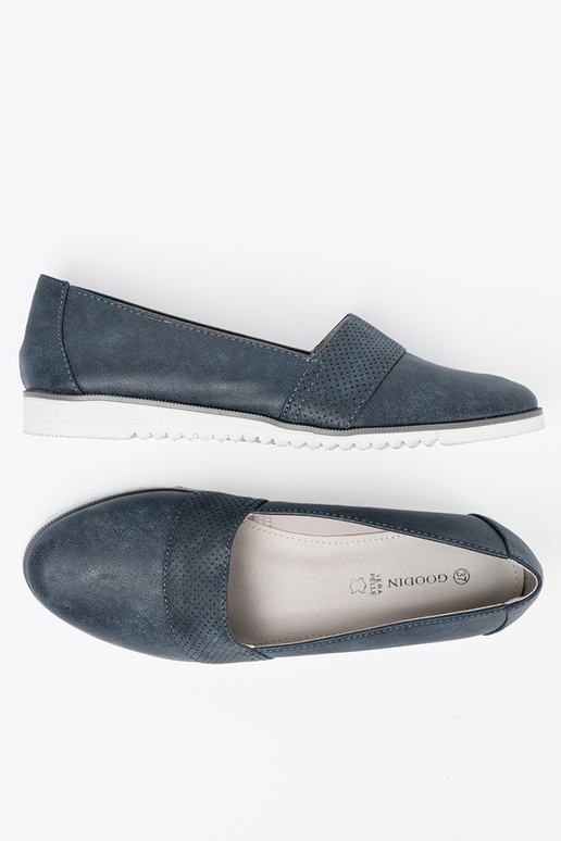 Dunkelblau Mokassins auf einer Zueißen Sohle Dunkelblau Mokassins auf einer Zueißen Sohle