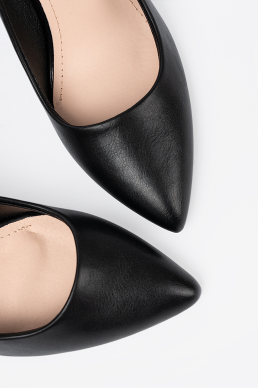 Klassisches Stilvollll schZuarze Farbe High Heels auf einem hohen Absatz