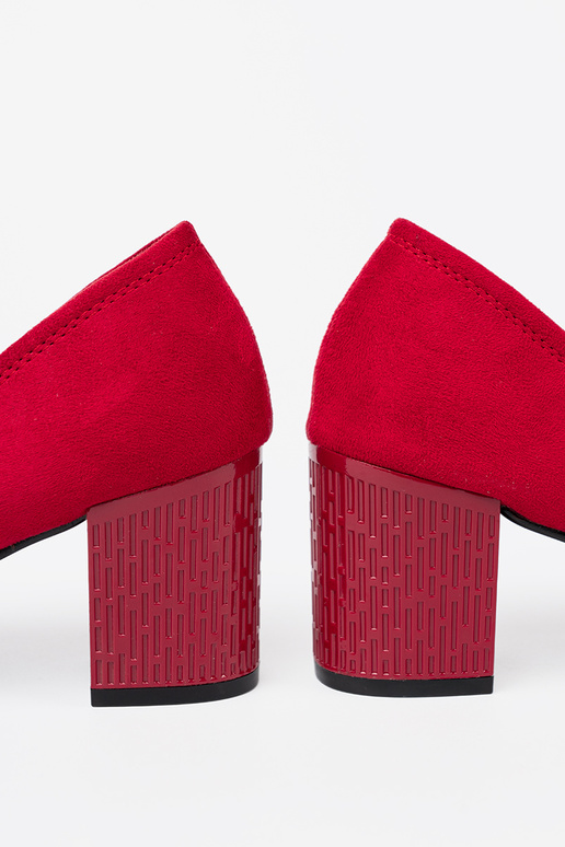 Eleganter Stil High Heels na ozdobnym słupku