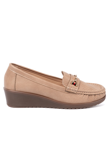 Beige Halbschuhe ze goldenm zdobieniem 2