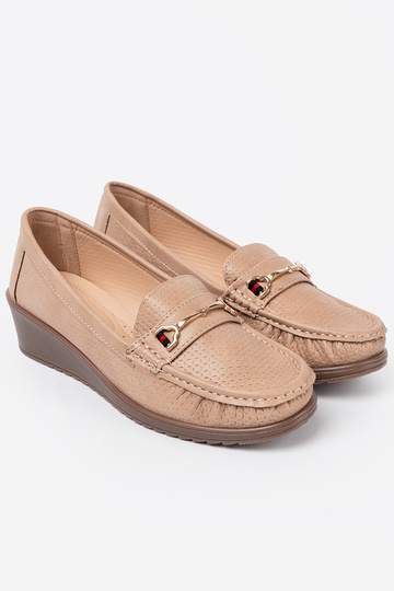 Beige Halbschuhe ze goldenm zdobieniem