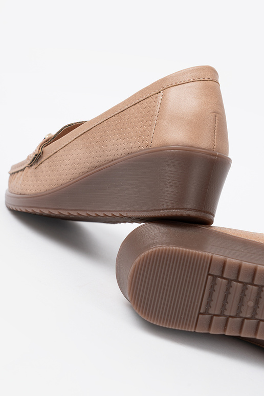 Beige Halbschuhe ze goldenm zdobieniem