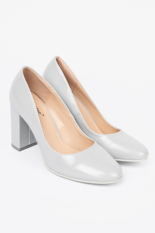 graue Farbe Lackierte Schuhe mit hohen Absätzen