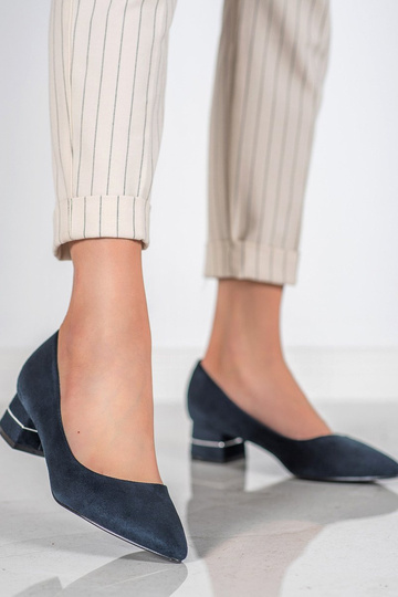 Schuhe mit Zierband blaue Farbe