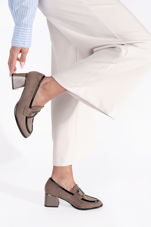 aus INildleder Beige Halbschuhe auf einer dicken Stange