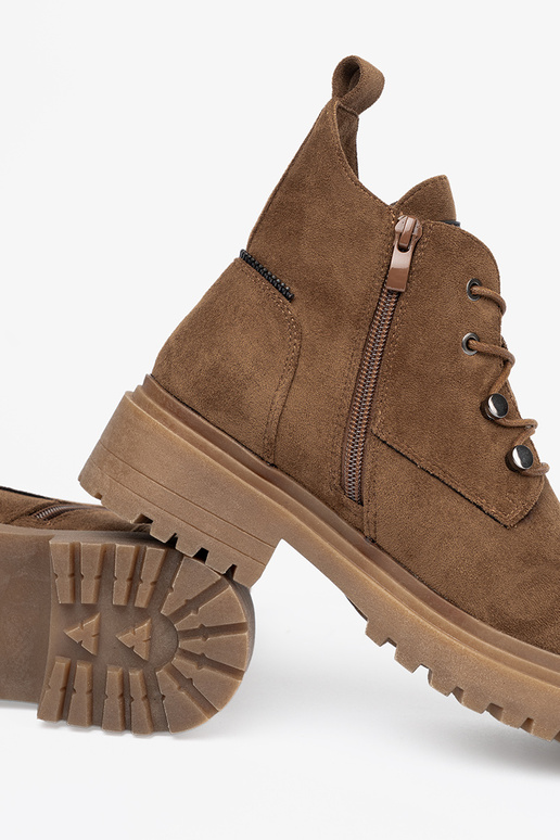 Sv tle hn d d msk traperky Sergio Leone se semišov m designem