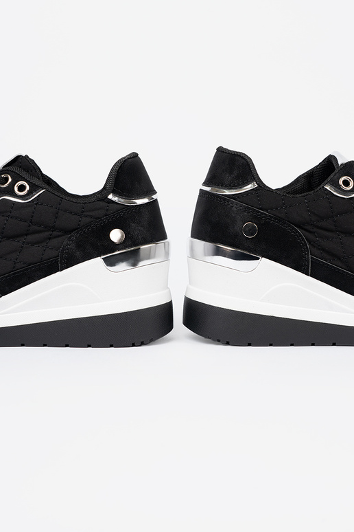 schZuarze Farbe Sneakers Stilvollllschuhe auf einem Keil