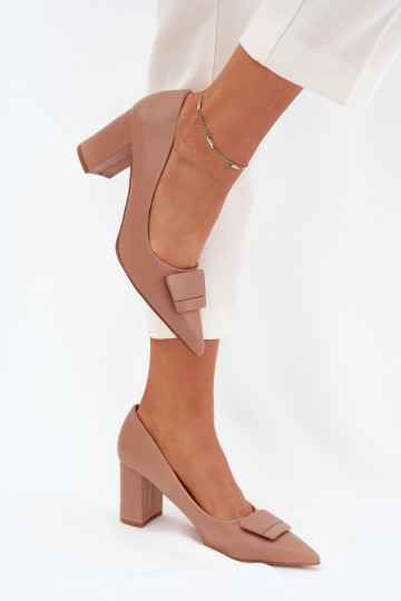 Absatzschuhe mit Ornamenten in Sandfarbe Celira