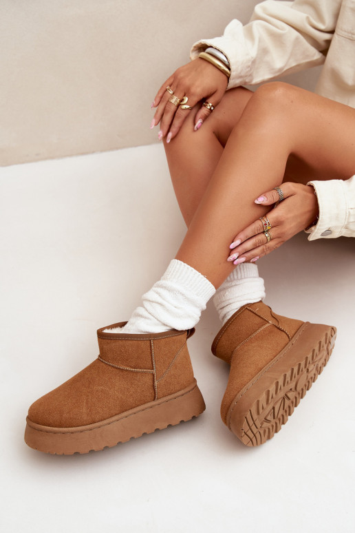 Schneestiefel Feminin mit einer Plattform sich Zuarm laufen mit Fell innen braune Farbe Vesirae