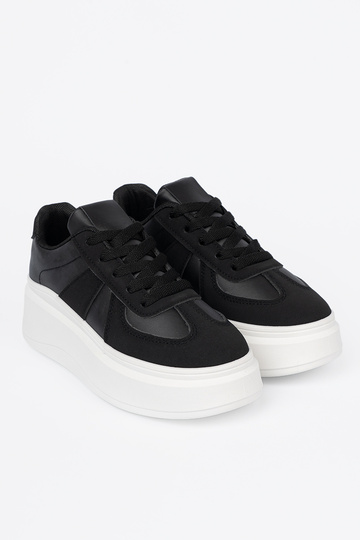 Klassisches Stilvollll schZuarze Farbe Sneakers Stilvollllschuhe auf einer dicken Sohle