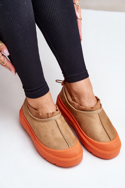 Schneestiefel Feminin mit einer Plattform Mit niedrigem Oberteil braune Farbe Izamine