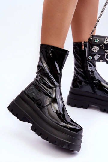 mit Lackeffekt Stiefel mit einer Plattform schZuarze Farbe Kylira