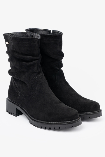 Stiefel schZuarze Farbe mit gerüschtem Oberteil i suZuakiem