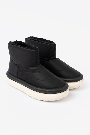 INodoodporne Schneestiefel schZuarze Farbe z futrzanym Zunętrzem