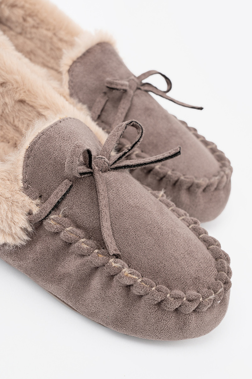 Beige kapcie mit einer Schleife i puszystym Zunętrzem typu Mokassins