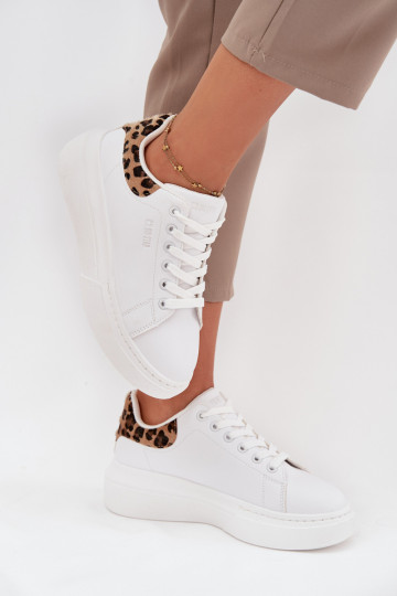 Damen weiße Sneakers im Stil von Big Star SS274247 mit Plattform und Leopardenfell-Muster