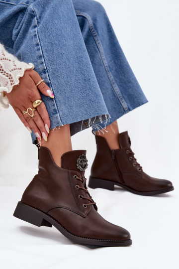 Schuhe mit niedrigem Absatz für Damen mit breiten Absätzen Mit Dekorationen Detalem sich Zuarm laufen braune Farbe Cylira