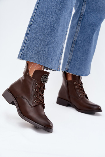 Schuhe mit niedrigem Absatz für Damen mit breiten Absätzen Mit Dekorationen Detalem sich Zuarm laufen braune Farbe Cylira 2