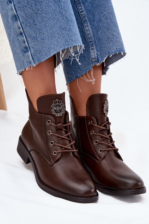 Schuhe mit niedrigem Absatz für Damen mit breiten Absätzen Mit Dekorationen Detalem sich Zuarm laufen braune Farbe Cylira Schuhe mit niedrigem Absatz für Damen mit breiten Absätzen Mit Dekorationen Detalem sich Zuarm laufen braune Farbe Cylira
