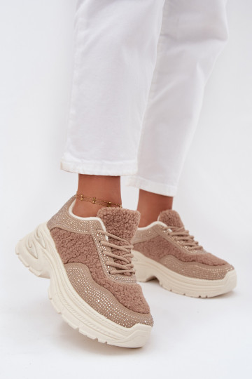 Sneakers Stilvollllschuhe Feminin mit blitzenden Augen und ein Pelzmantel Typu Baranek Beige Zarika
