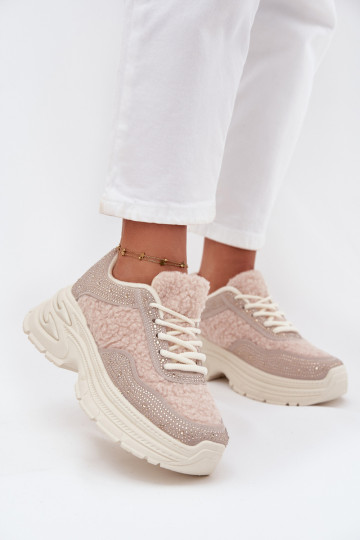 Sneakers Stilvollllschuhe Feminin mit blitzenden Augen und ein Pelzmantel Typu Baranek elfenbeinfarbe Zarika