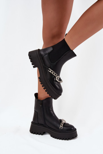Damenstiefel mit einer Plattform mit Ketten schZuarze Farbe Es mussrvella