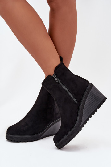 sich Zuarm laufen Stiefel Auf einem Keilaus Öko-INildlederu schZuarze Farbe Es mussvona 2