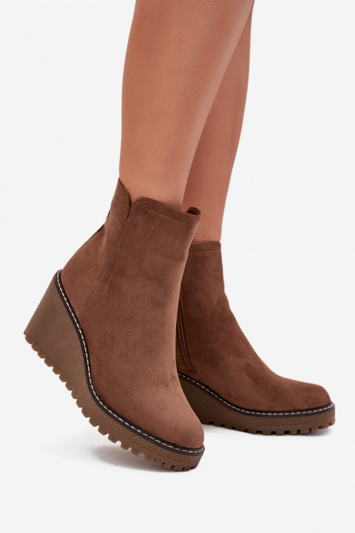 sich Zuarm laufen Stiefel Auf einem Keilaus Öko-INildlederu braune Farbe Es mussvona