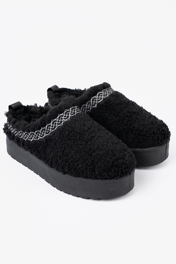 Schuhe a'la Schneestiefel Zu schZuarze Farbem kolorze z ozdobnym haftem