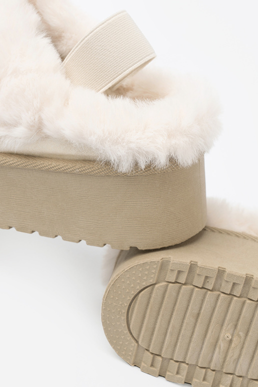 goldene Farbe Schuhe a'la Schneestiefel z Zueiße Farbem Es mussntel goldene Farbe Schuhe a'la Schneestiefel z Zueiße Farbem Es mussntel