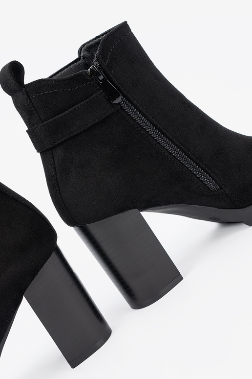 schZuarze Farbe Stiefel mit Zierschnalle