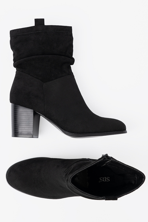 schZuarze Farbe aus INildleder Stiefel mit gerüschtem Oberteil schZuarze Farbe aus INildleder Stiefel mit gerüschtem Oberteil