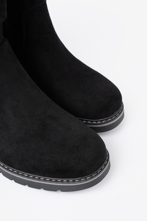 Damenstiefel schZuarze Farbe z ozdobnym marszczeniem