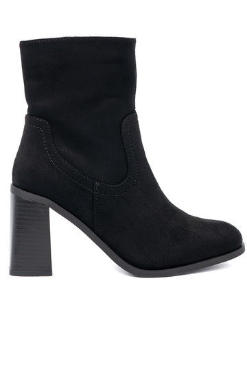 schZuarze Farbe Schuhe auf High Heels o klasycznym kroju 2