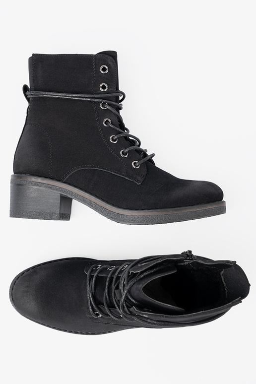 schZuarze Farbe Schuhe geschnürt auf niedrigem Absatz