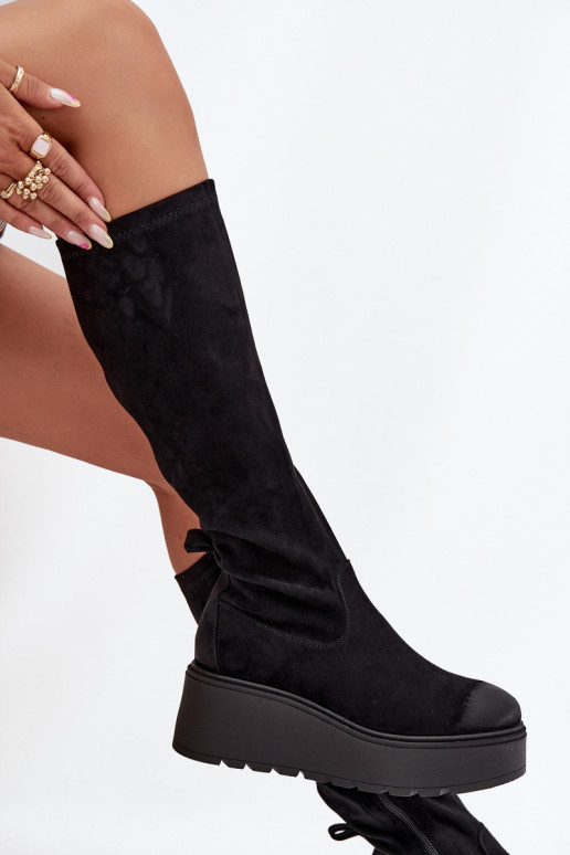 Damenstiefel Gegen die Straße mit einer Plattform I Koturnie Vinceza 58342 schZuarze Farbe
