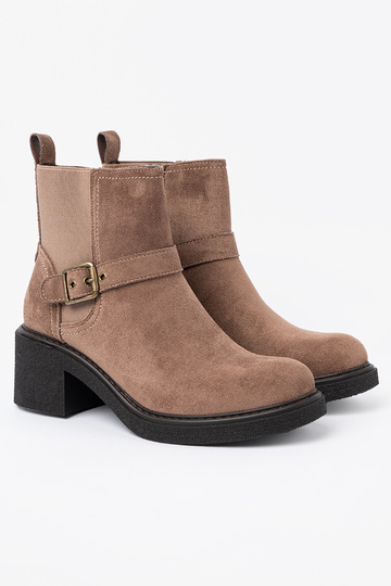 Stilvoll Beige Schuhe auf einem stabilen Absatz