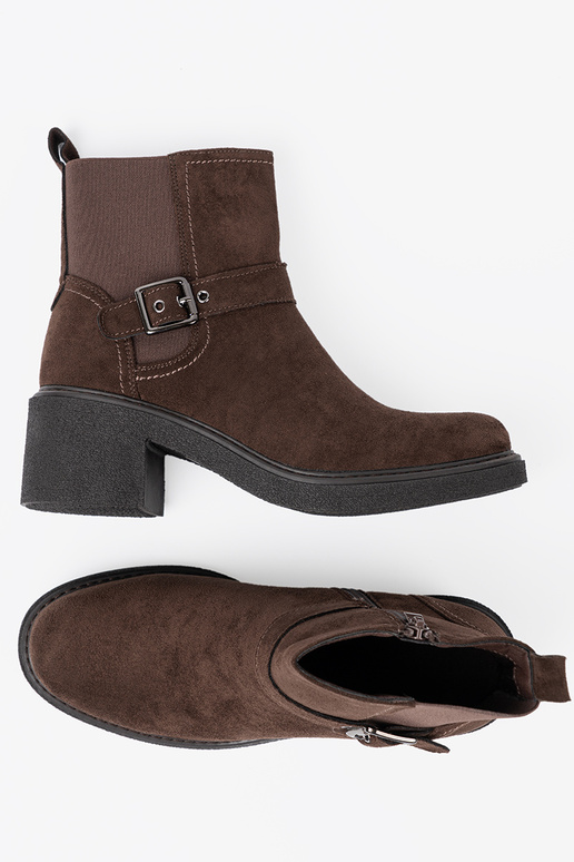 Stilvoll braune Farbe Schuhe auf einem stabilen Absatz