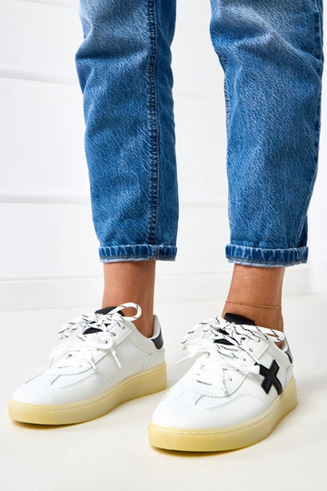 Weiße Sneakers auf Plattform mit schwarzem Einsatz Eriksen