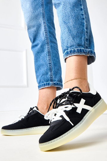 Schwarze Sneakers auf Plattform mit weißem Einsatz Eriksen 2