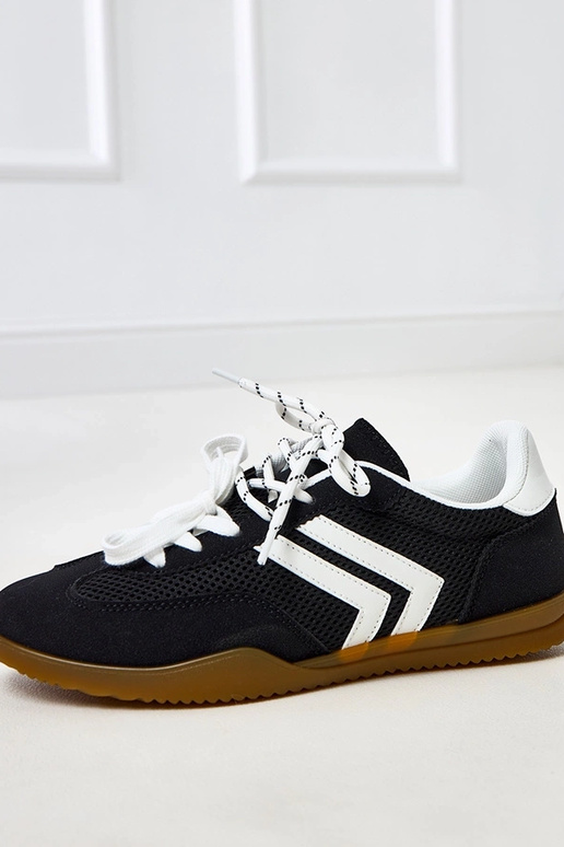 Schwarze Volleyball-Sneaker im... Schwarze Volleyball-Sneaker im...