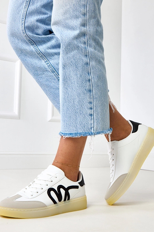 Weiße Sneakers mit Plattform und... Weiße Sneakers mit Plattform und...