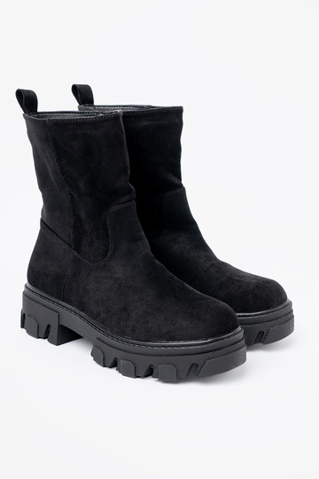 schZuarze Farbe Schuhe o minimalistycznym kroju