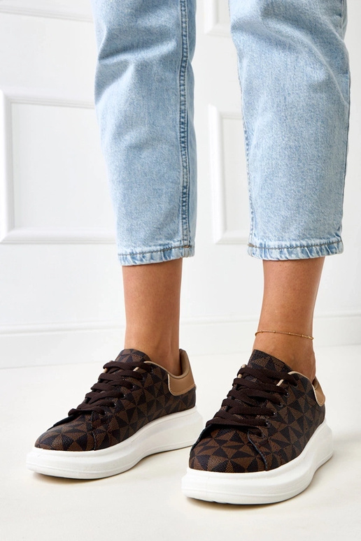 Braune Sneaker mit Plateausohle und... Braune Sneaker mit Plateausohle und...