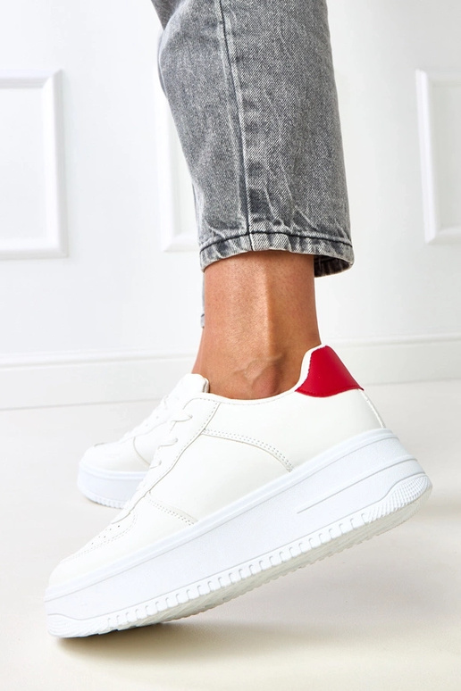 Weiße Sneaker mit Plateausohle und... Weiße Sneaker mit Plateausohle und...