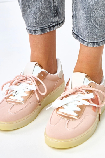 Rosa Sneakers auf Plattform... 2