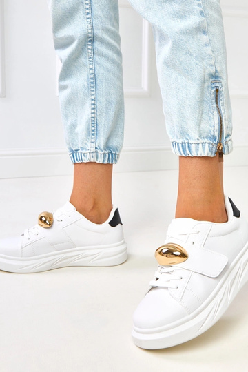 Weiße Sneakers auf Plattform mit goldenem Akzent "Melania" 2