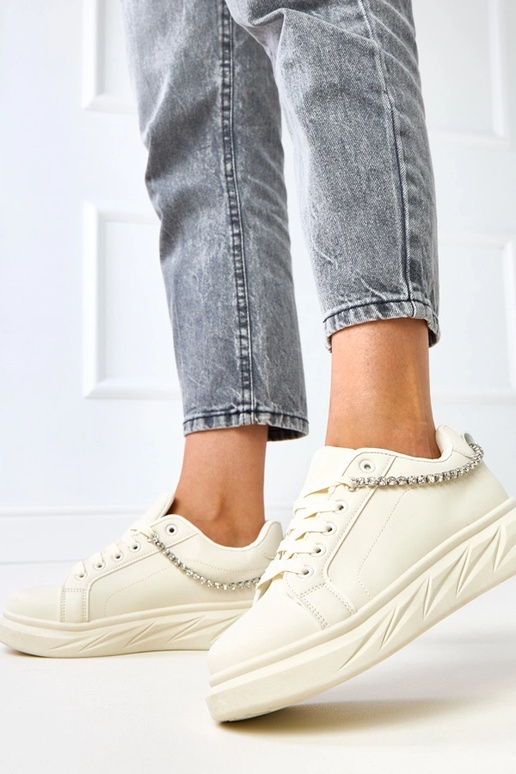 Sandfarbene Sneakers auf Plattform... Sandfarbene Sneakers auf Plattform...