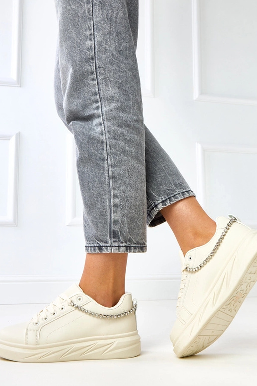 Sandfarbene Sneakers auf Plattform... Sandfarbene Sneakers auf Plattform...