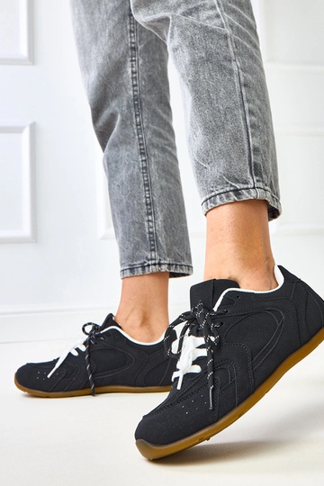 Schwarze Sportschuhe mit doppelten Schnürsenkeln Casey
